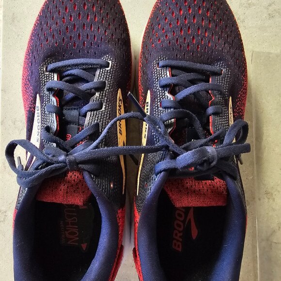 Brooks Ghost Size 11B - Barely Used - Picture 2 of 5